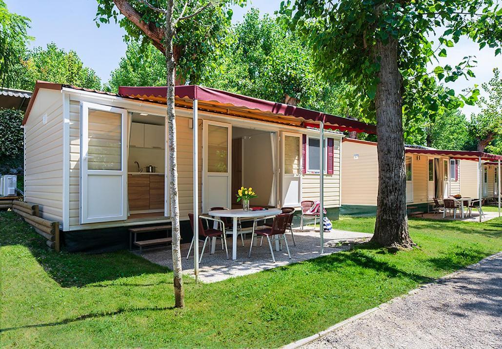 Eurocampingpacengo Hotel Lazise Exterior photo